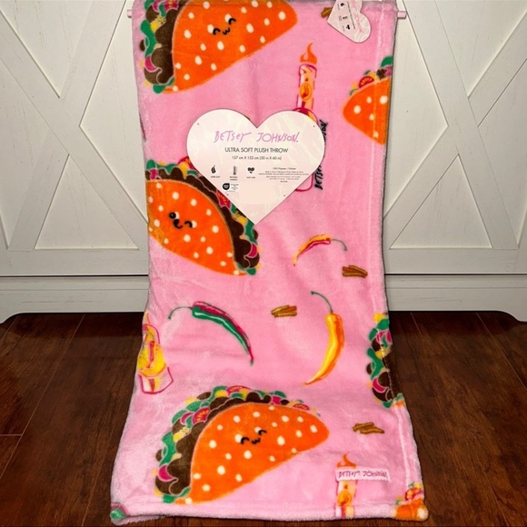 Betsey Johnson Taco with Hot Sauce Plush Throw Blanket - Picture 4 of 5